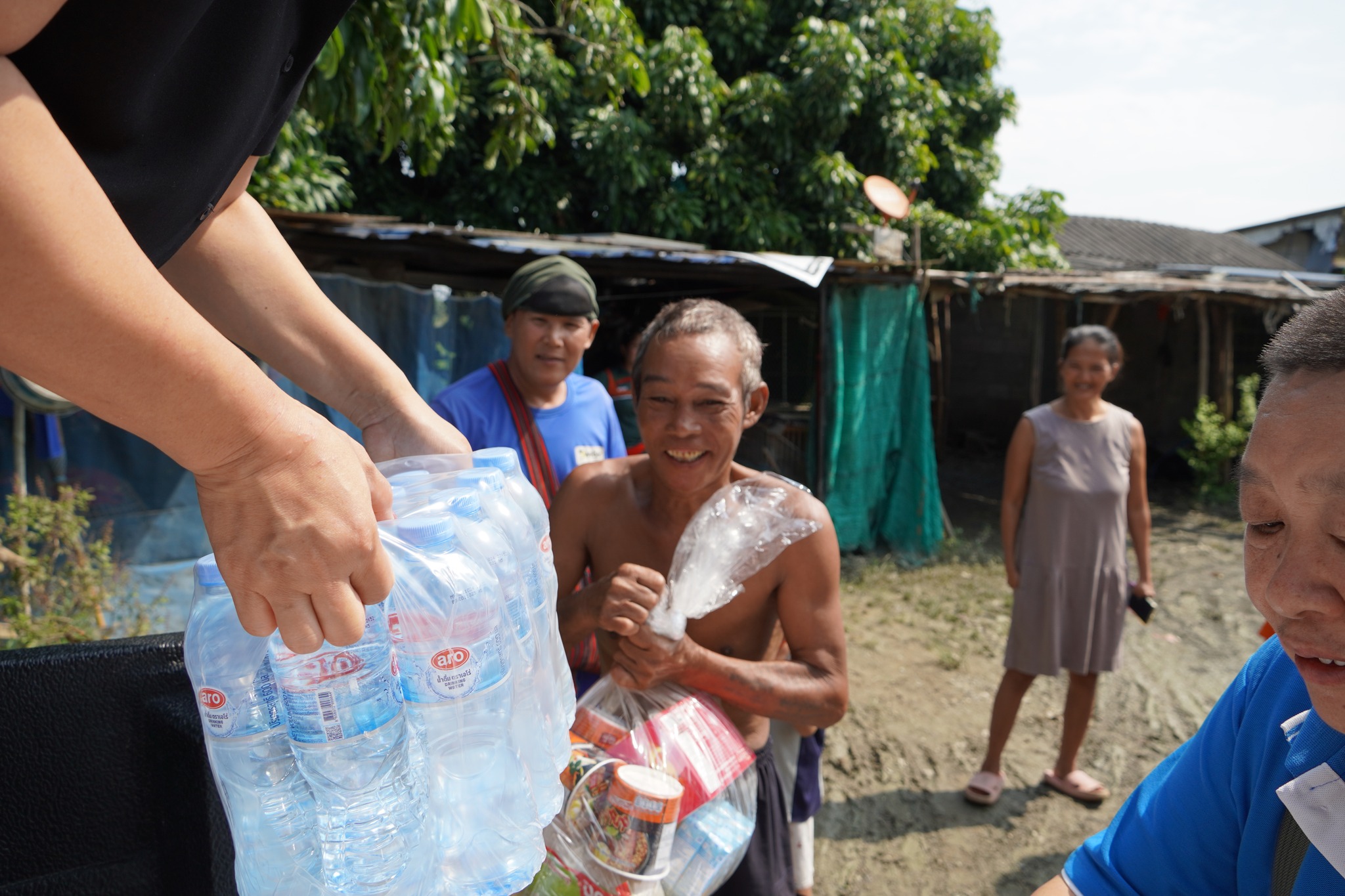 Survival bag Assistance for Migrant Worker Families in Saraphi and San Pa Khoi, Chiang Mai 